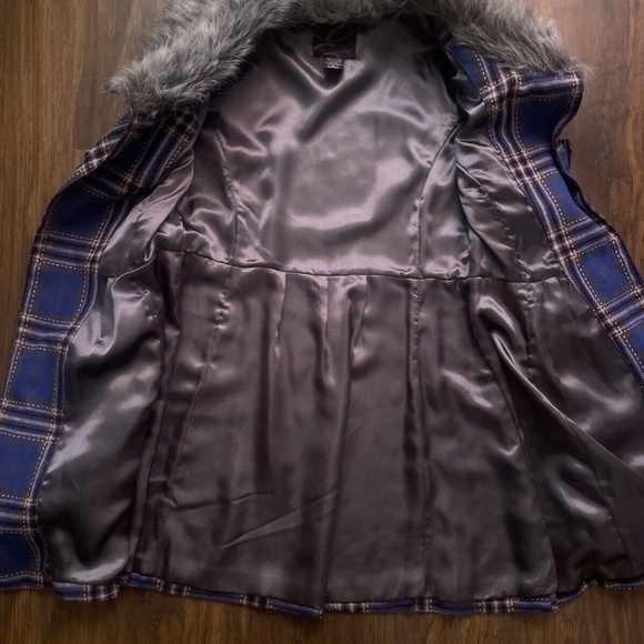 Ezekiel Blue Women’s Plaid Coat With Faux Fur Coat Size S - Picture 6 of 9
